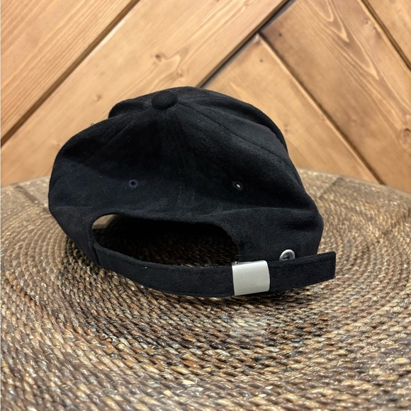 Black and White NASH Adjustable Hat Velvet Feel - Picture 4 of 5